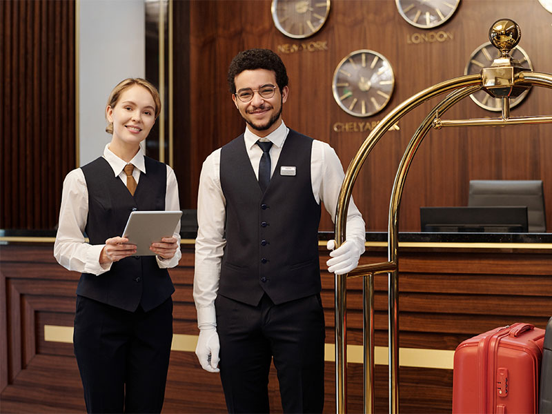 Featured image for “Staff House – Italia”